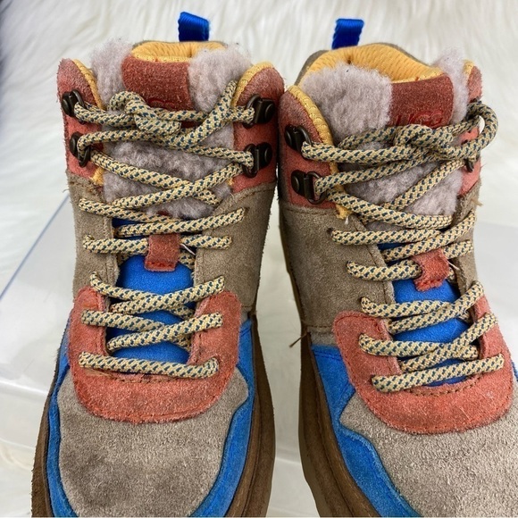 UGG HIGHLAND HI HERITAGE UNYSEX-CHILD SUEDE SHOES SIZE 1 - Picture 4 of 9